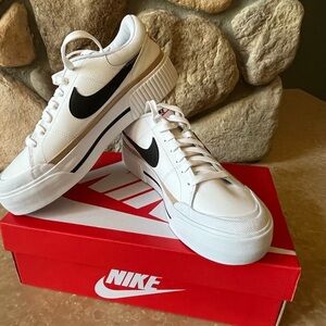 Nike Women's White and Black Sneakers